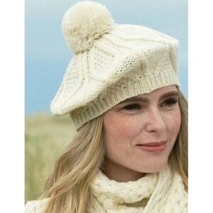Donegal Collection ‎ Aran Wool Hand Knit Tam Beret Hat Ivory Made in Ireland NWT